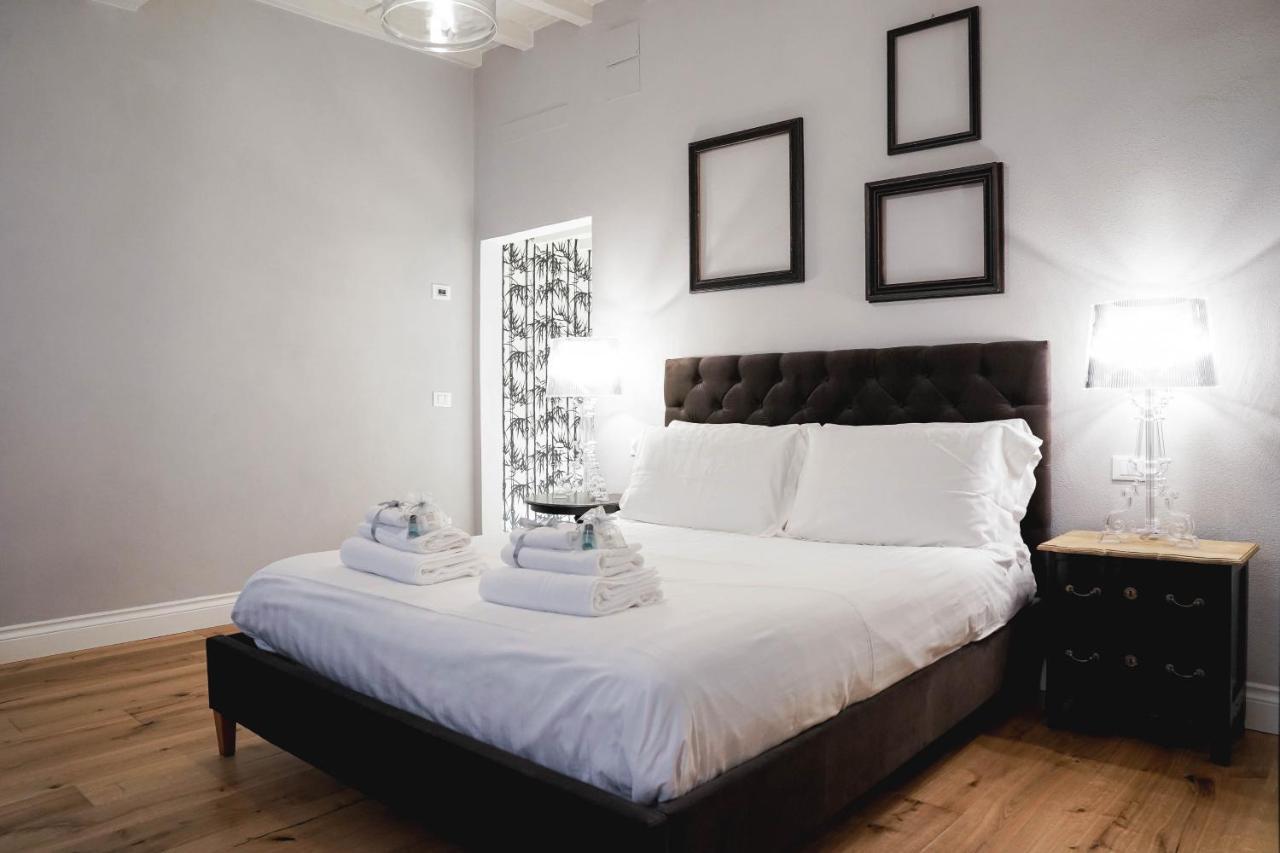 Art Apartment Black & White Suite Florence Exterior photo
