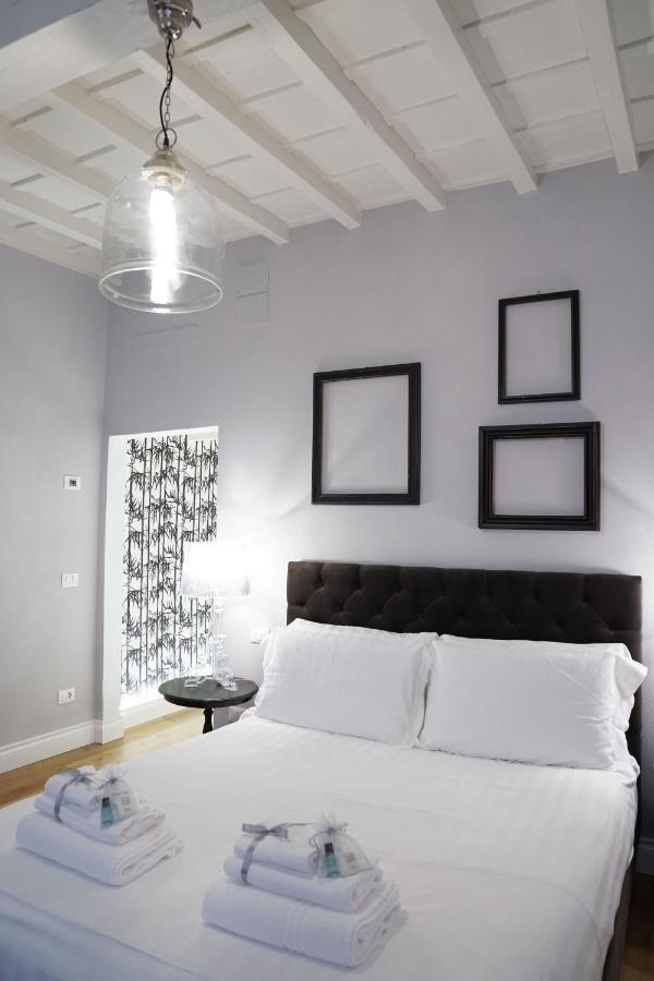 Art Apartment Black & White Suite Florence Exterior photo
